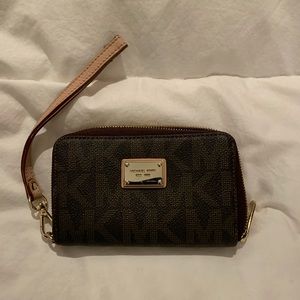Michael Kors wristlet